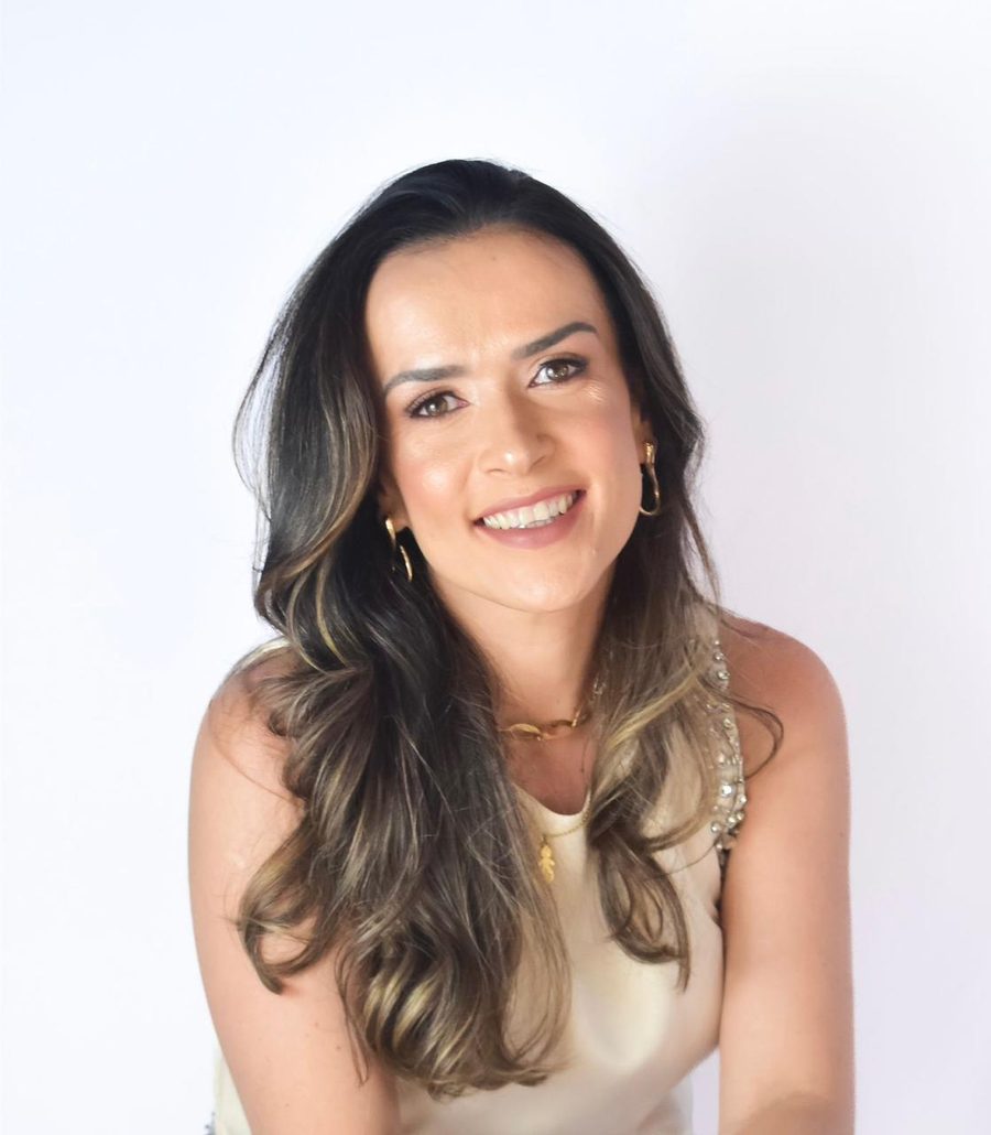Retrato de Amanda de Oliveira, fonoaudióloga da Decollare